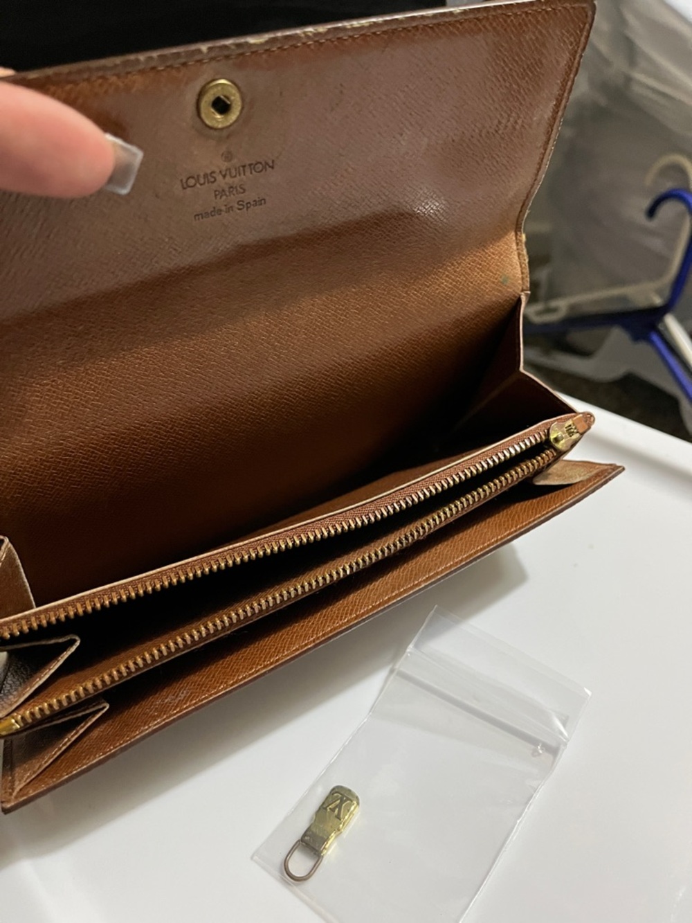 Louis Vuitton Brown and Gold Monogram Long Wallet - Picture 3 of 7